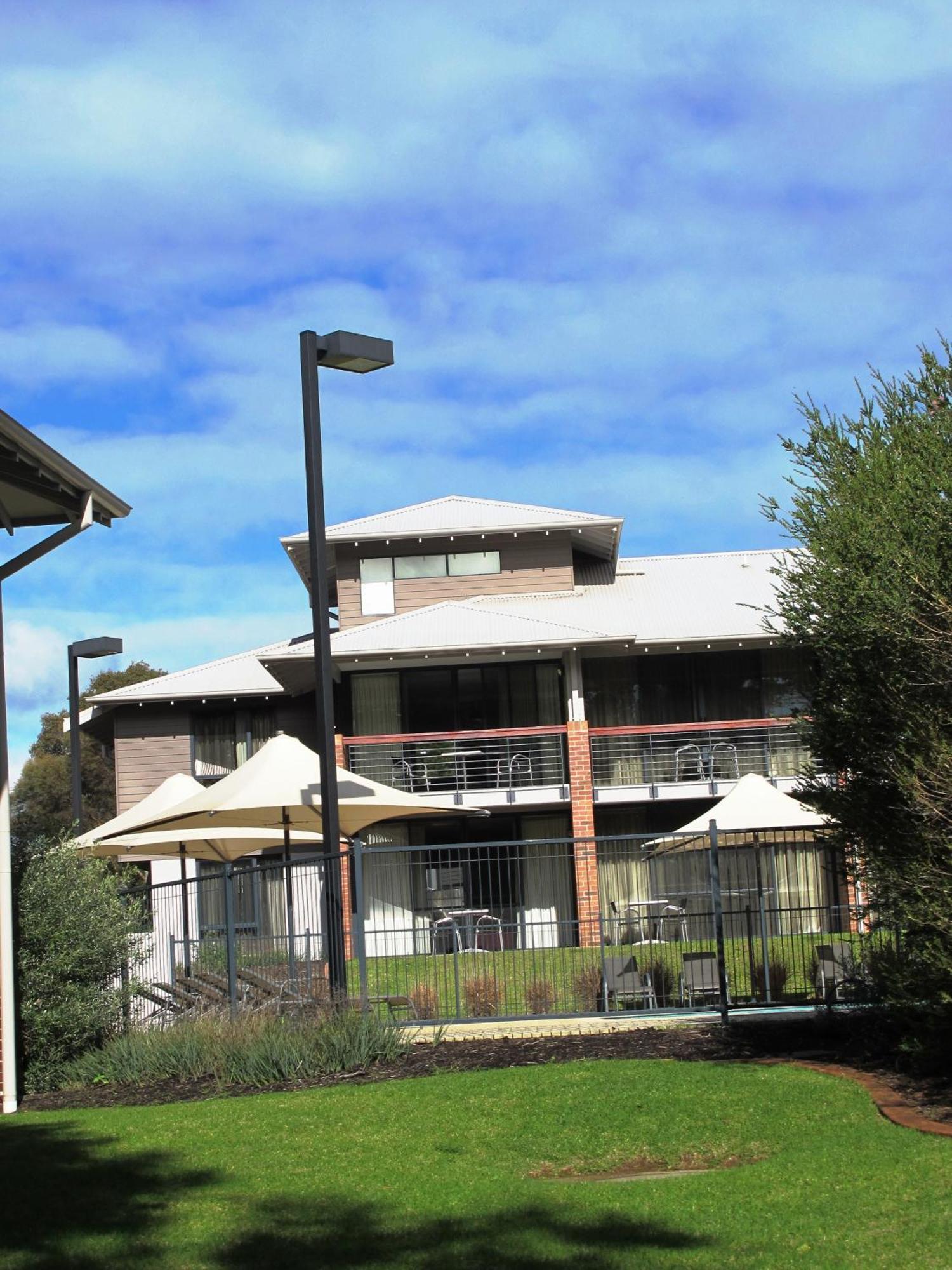 Margarets In Town Apartments Margaret River Exterior photo